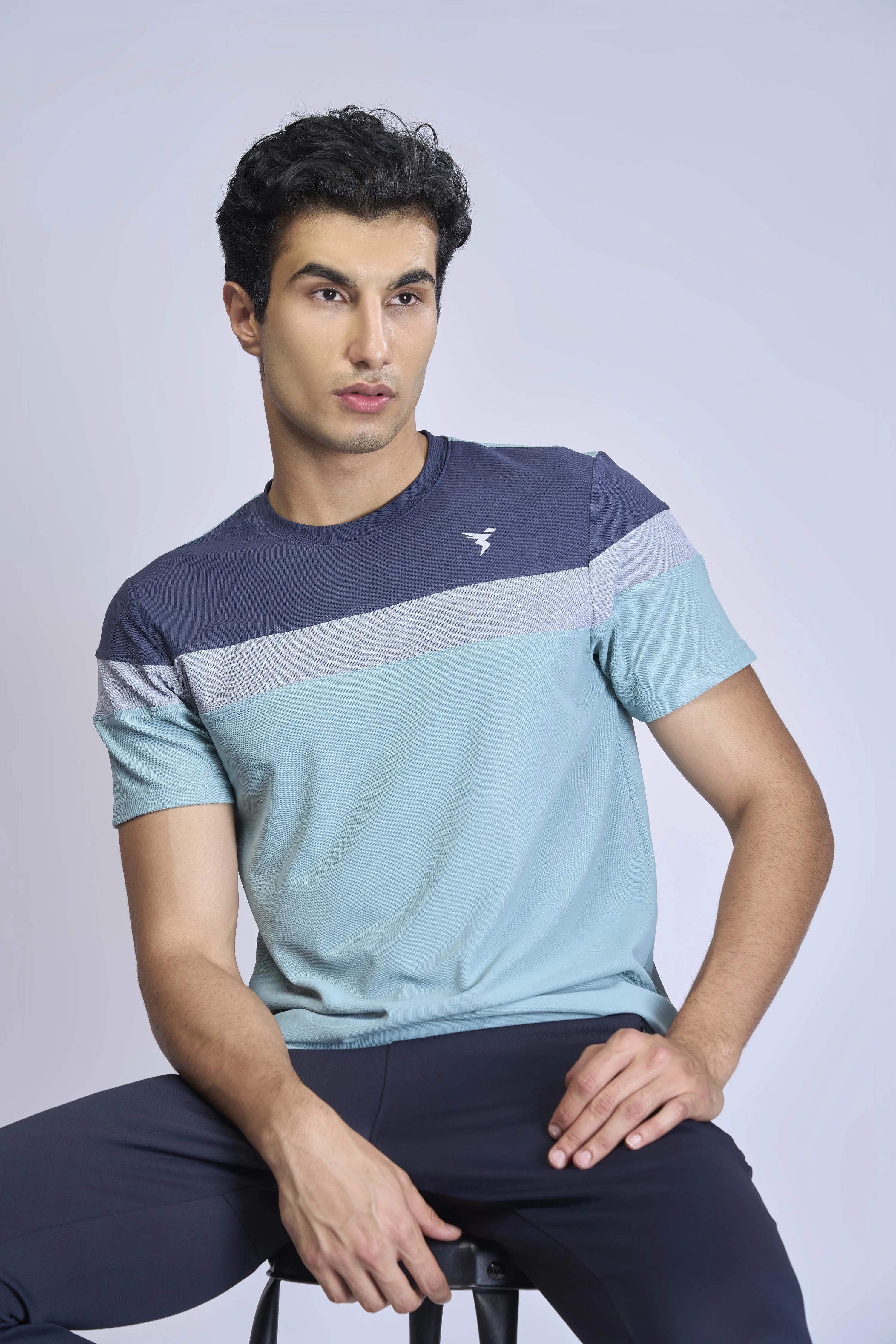 Men Colorblock Slim Fit Crew Neck T-shirt with MATPIQ