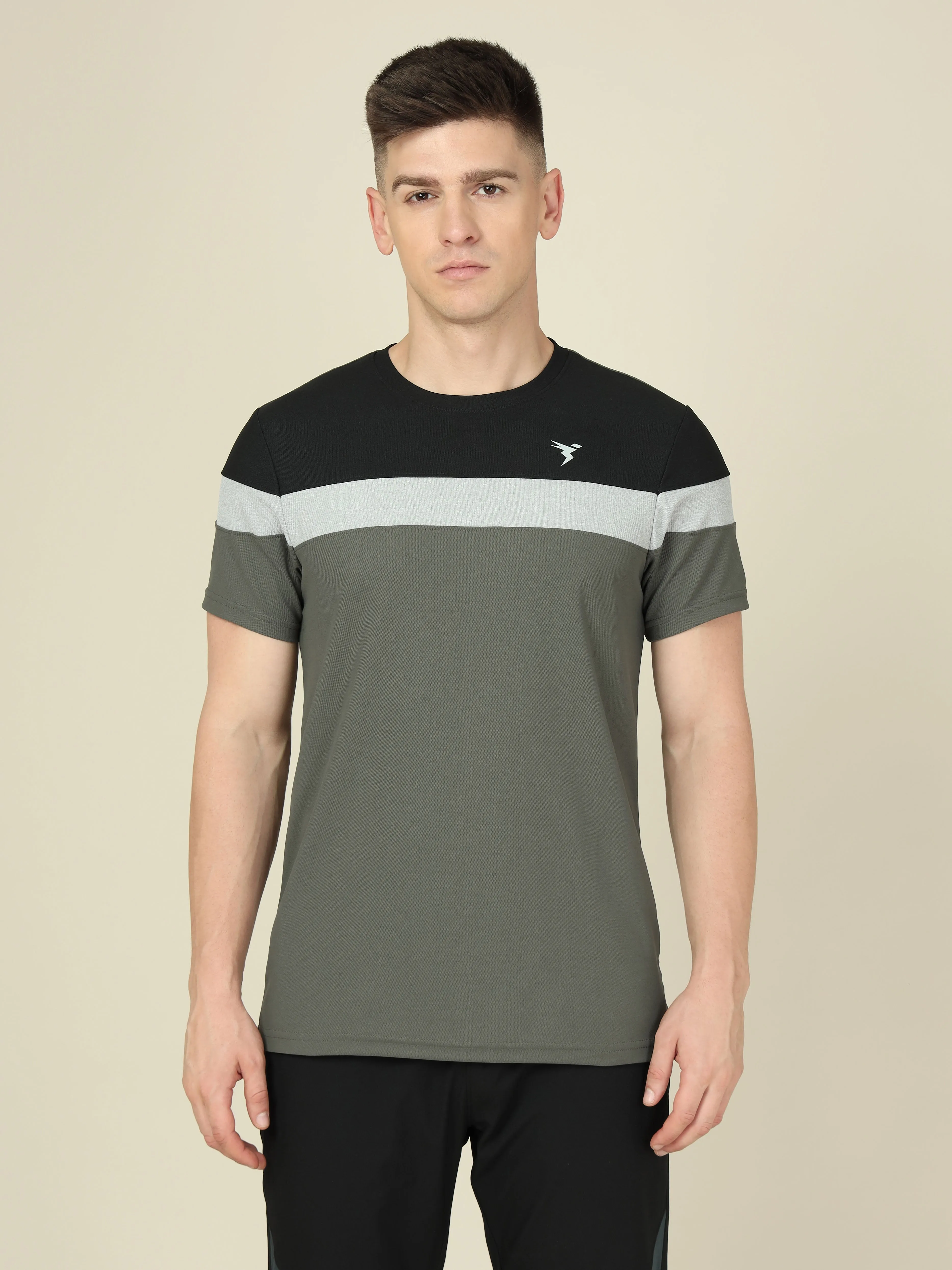 Men Colorblock Slim Fit Crew Neck T-shirt with MATPIQ