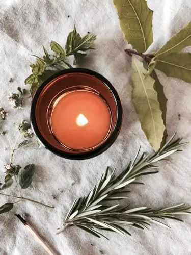 Ruya's Handcrafts Amber Single Wick Black Tourmaline stone | Igniting Tantalizing Desires, Promoting Clarity, Therapy Candles | Negativity Cleanser Candles (Sceret Desire)