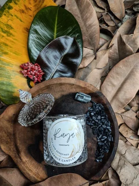 Ruya's Handcrafts Ella Crystal Jar Single Wick Black Tourmaline Stone | Evoking Sense of Tranquillity, Positive Vibes, Therapy Candles | Negativity Cleanser Candle (Spicy Incense)